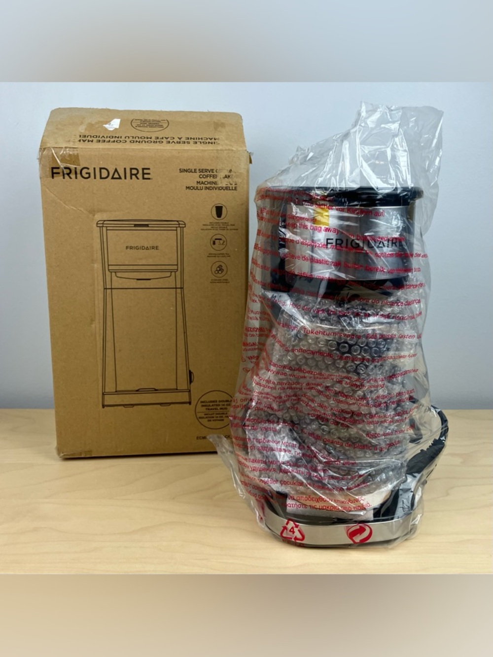 Frigidaire Single Serve Coffee Maker Black W/ Insulated Travel Mug ECMK095